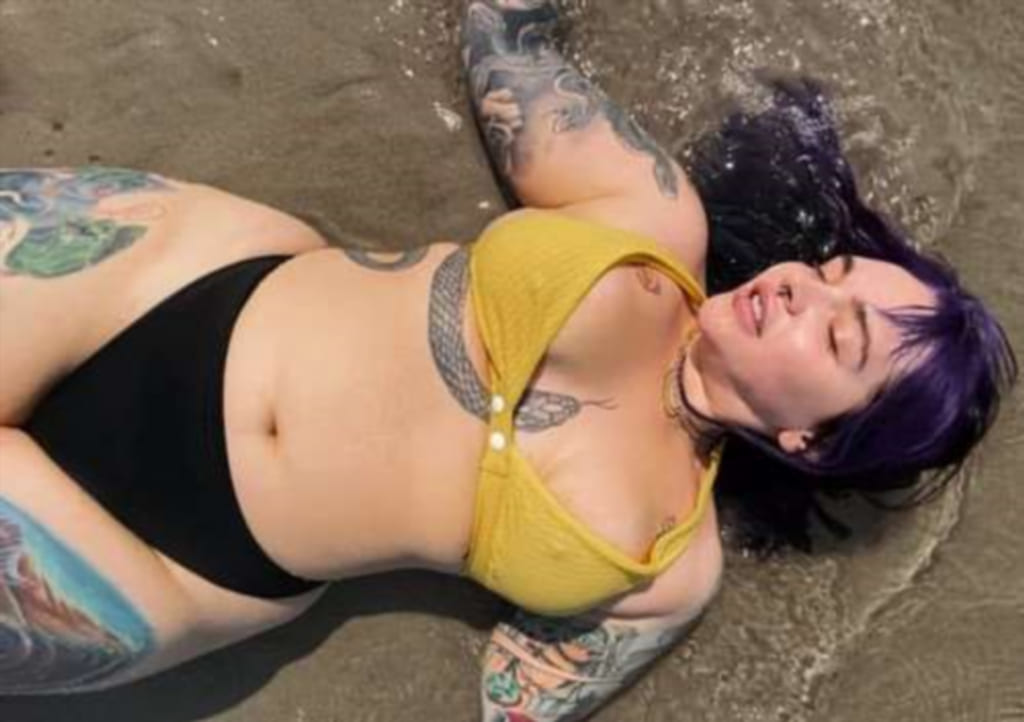 Эпатажный кадр — фотосет #87 эпатажный образ Наталья Гончарова слив (откровенный фотосет, кадр 87)