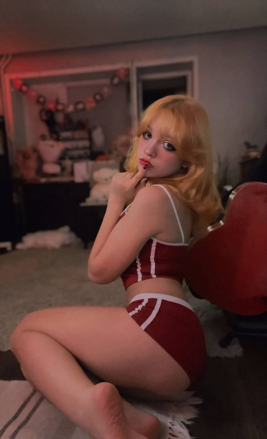 Nektoto666 показывает новый лук (откровенный фотосет, кадр 55)