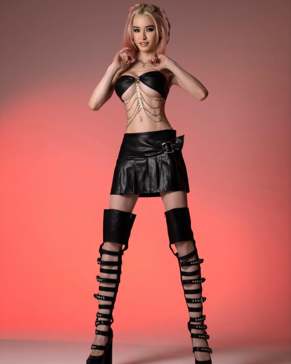 Liqueen Maniac Alisa — подборка #81 слив Liqueen Maniac Alisa в новом образе (полный архив, кадр 81)