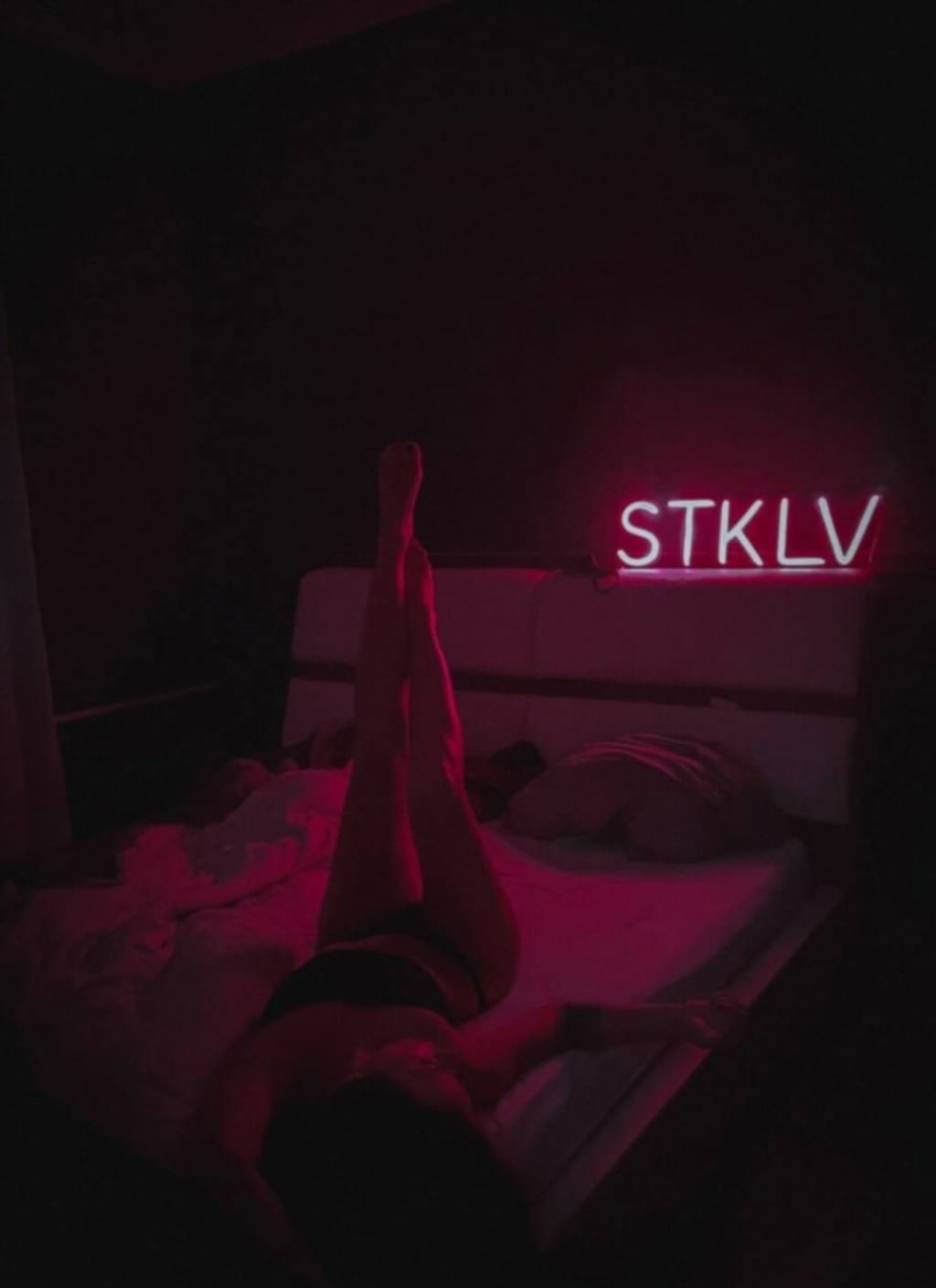 эпатажный образ Stklv