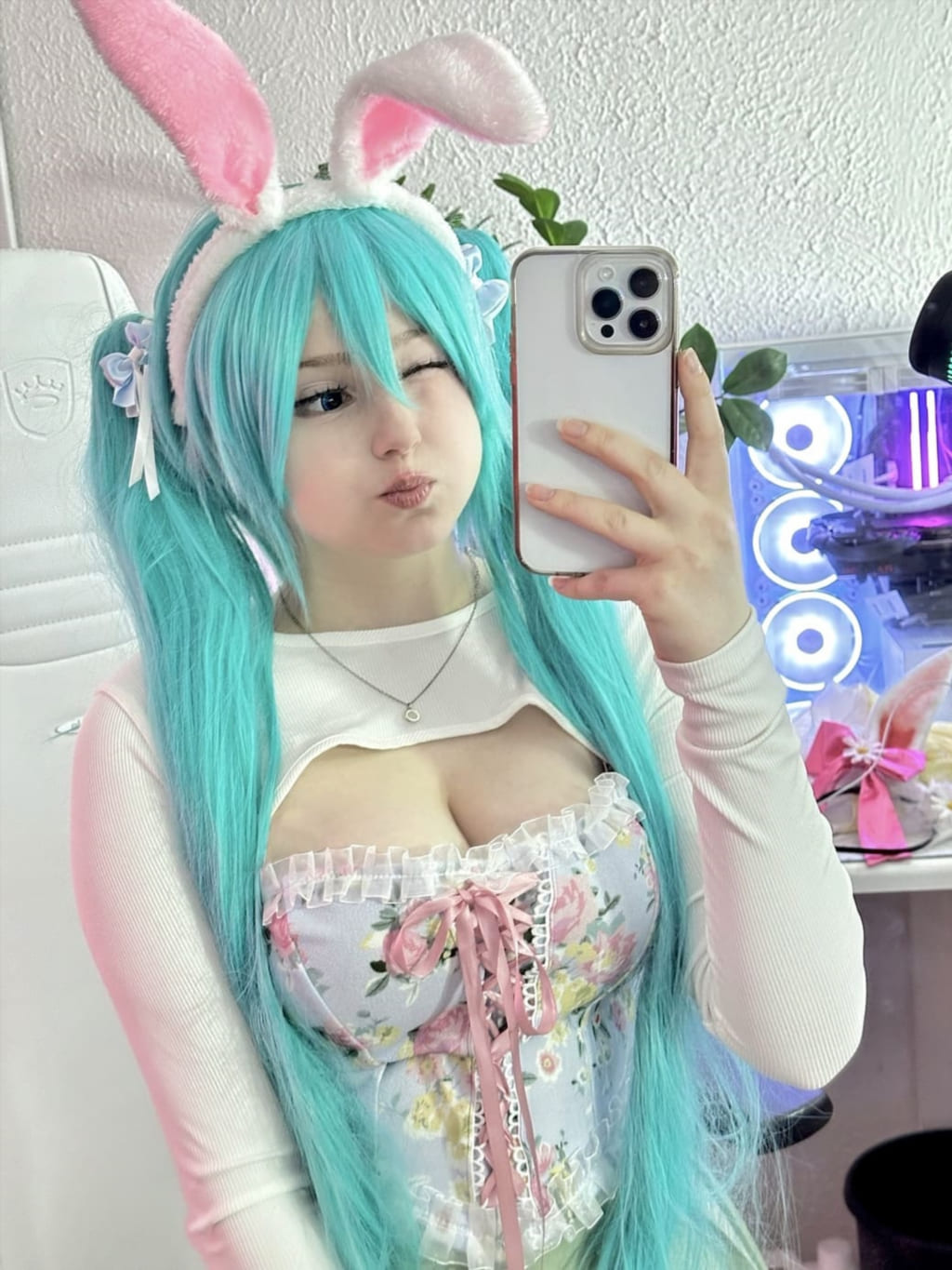 пикантный кадр из фотосессии Upminaa кадр 64